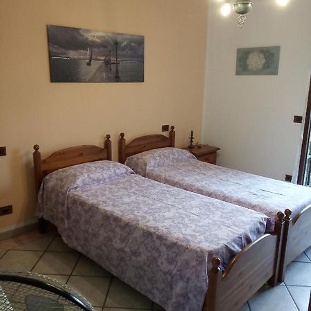Bed&breakfast Mezzaluna Feletto Exterior foto